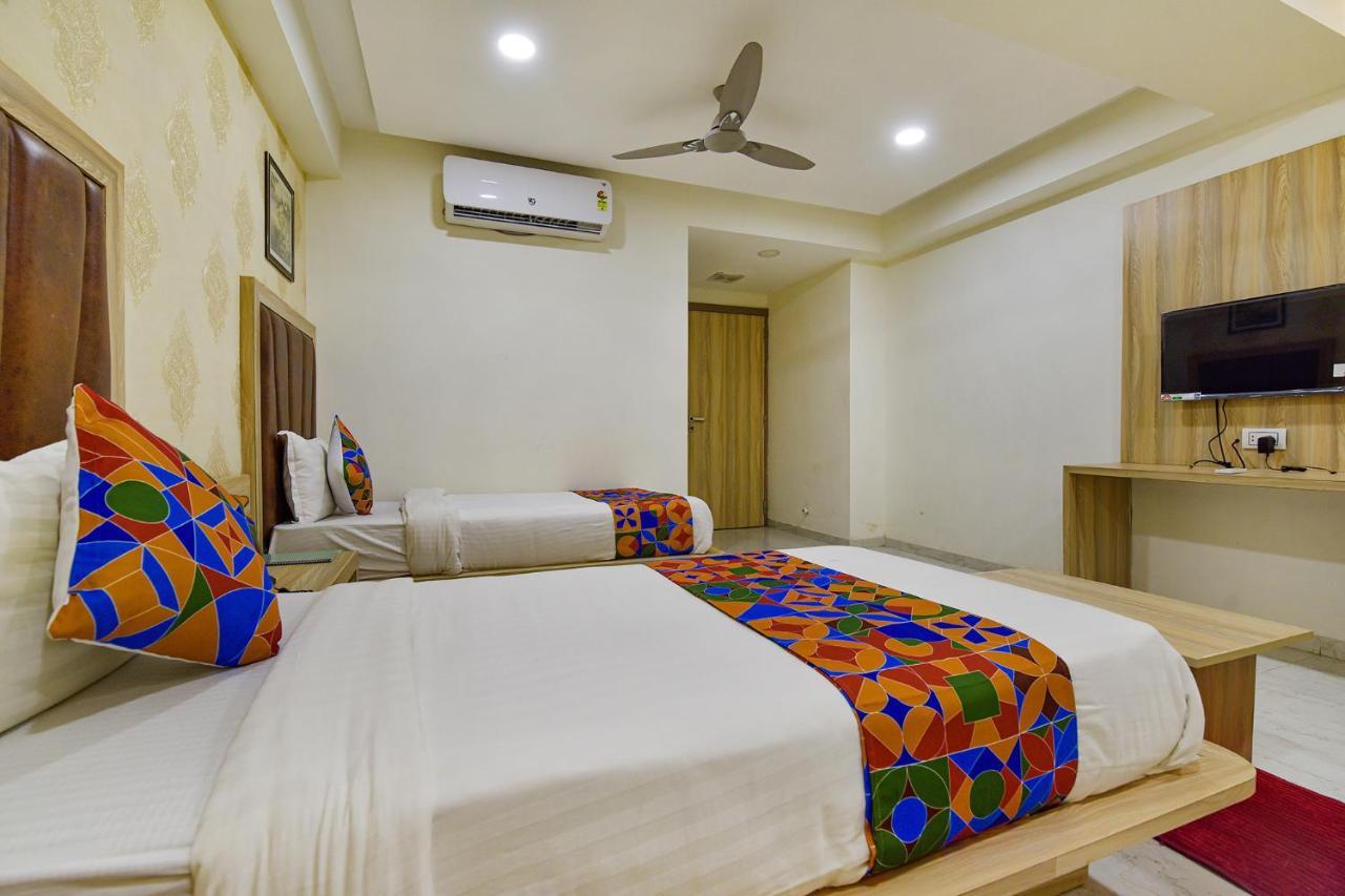 Hotel Legrand.Inn Ahmedabad Luaran gambar